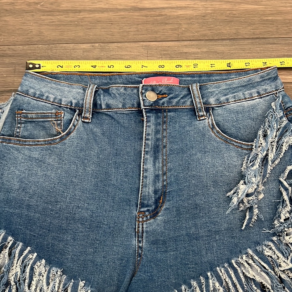 NWT Lilly’s Closet High Waist Fringed Denim Shorts Womens Size Large - Picture 7 of 9